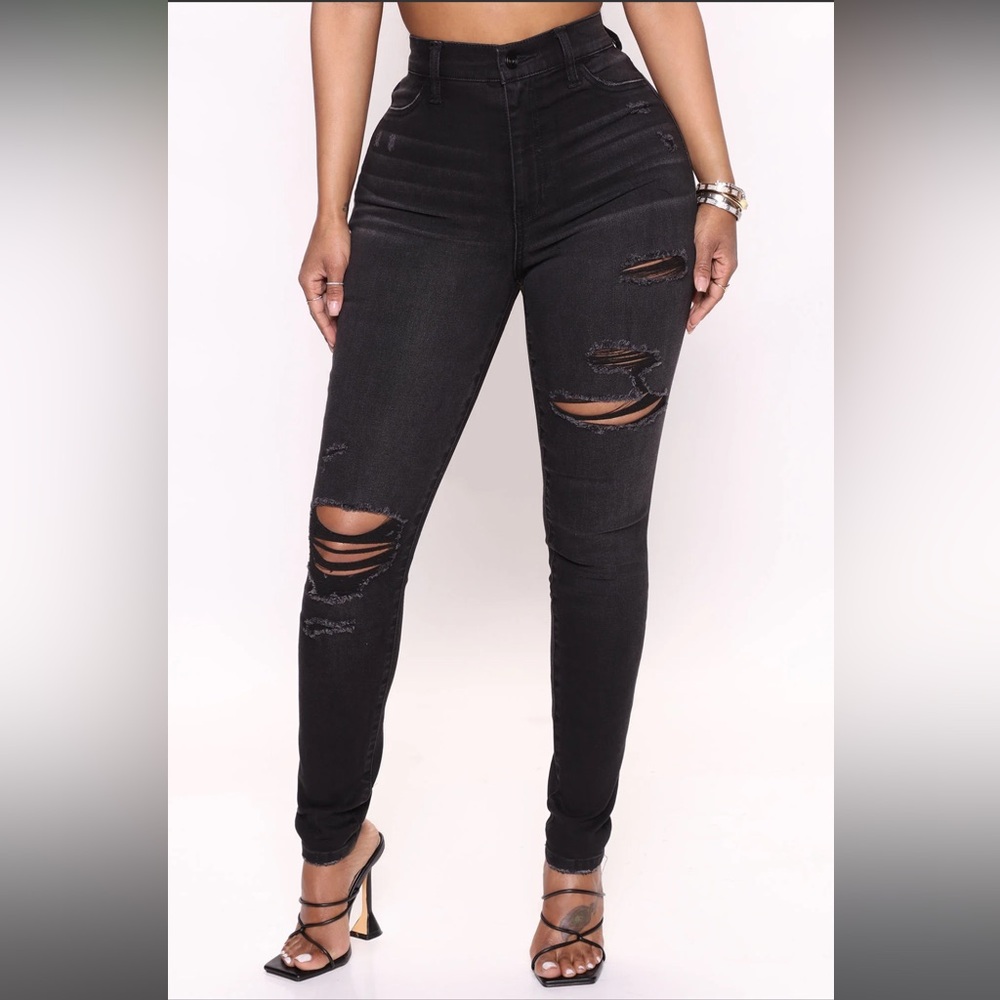 Trendy Black Distressed Skinny Jeans